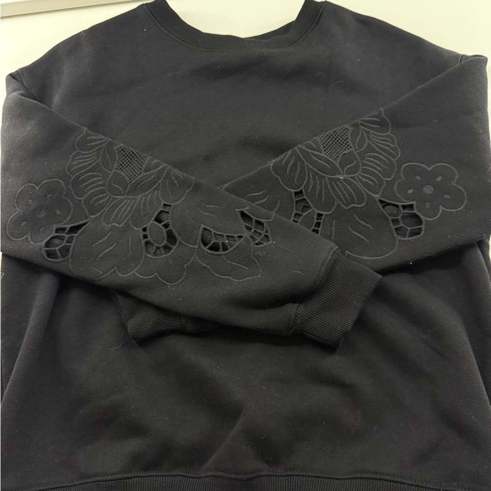Black Floral Lace Sleeve Sweater